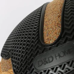 D&D Home Elliot Brown Chenille 25x23 cm - hundelegetøj og slikkemåtte i et