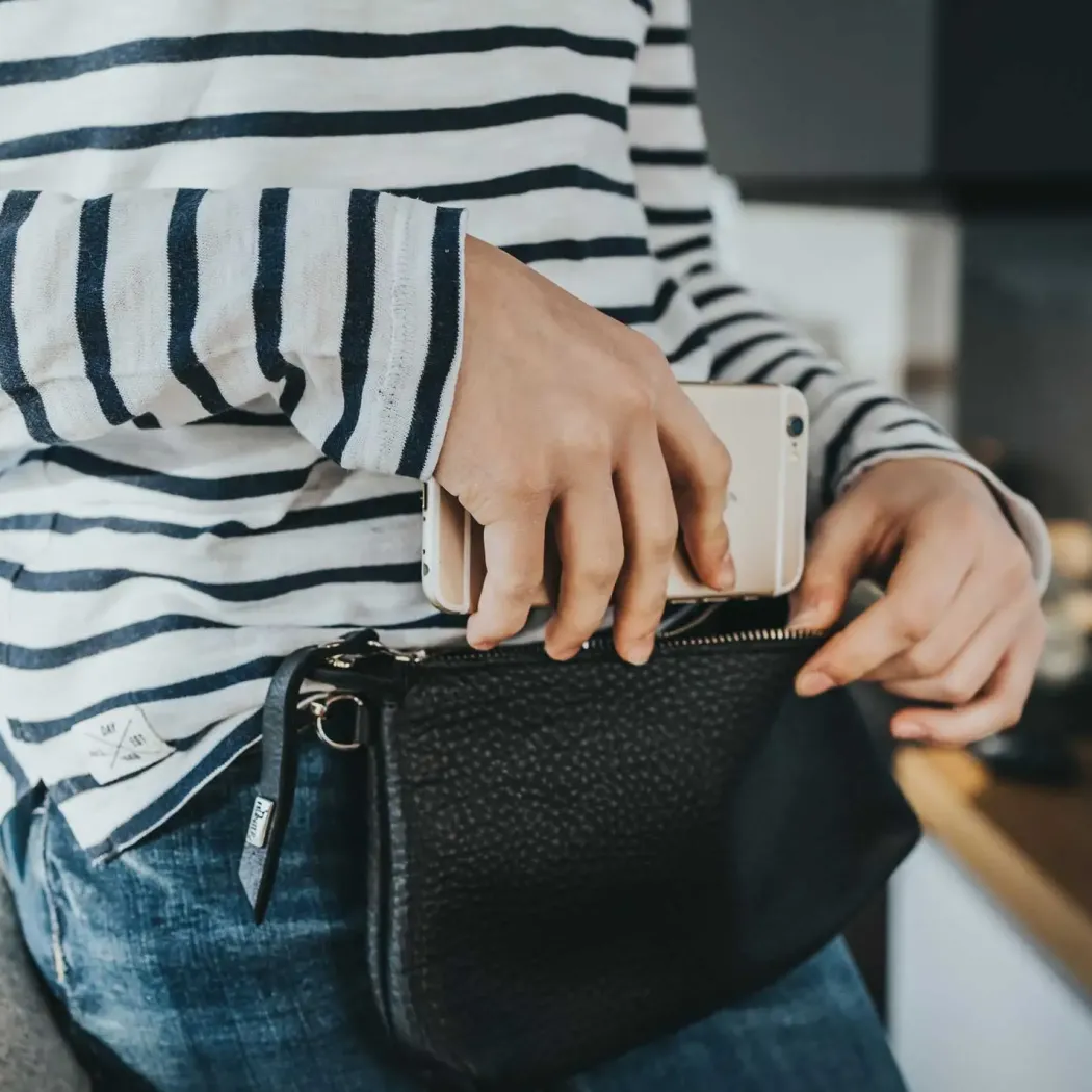Hunter Shoulder Bag Como Black